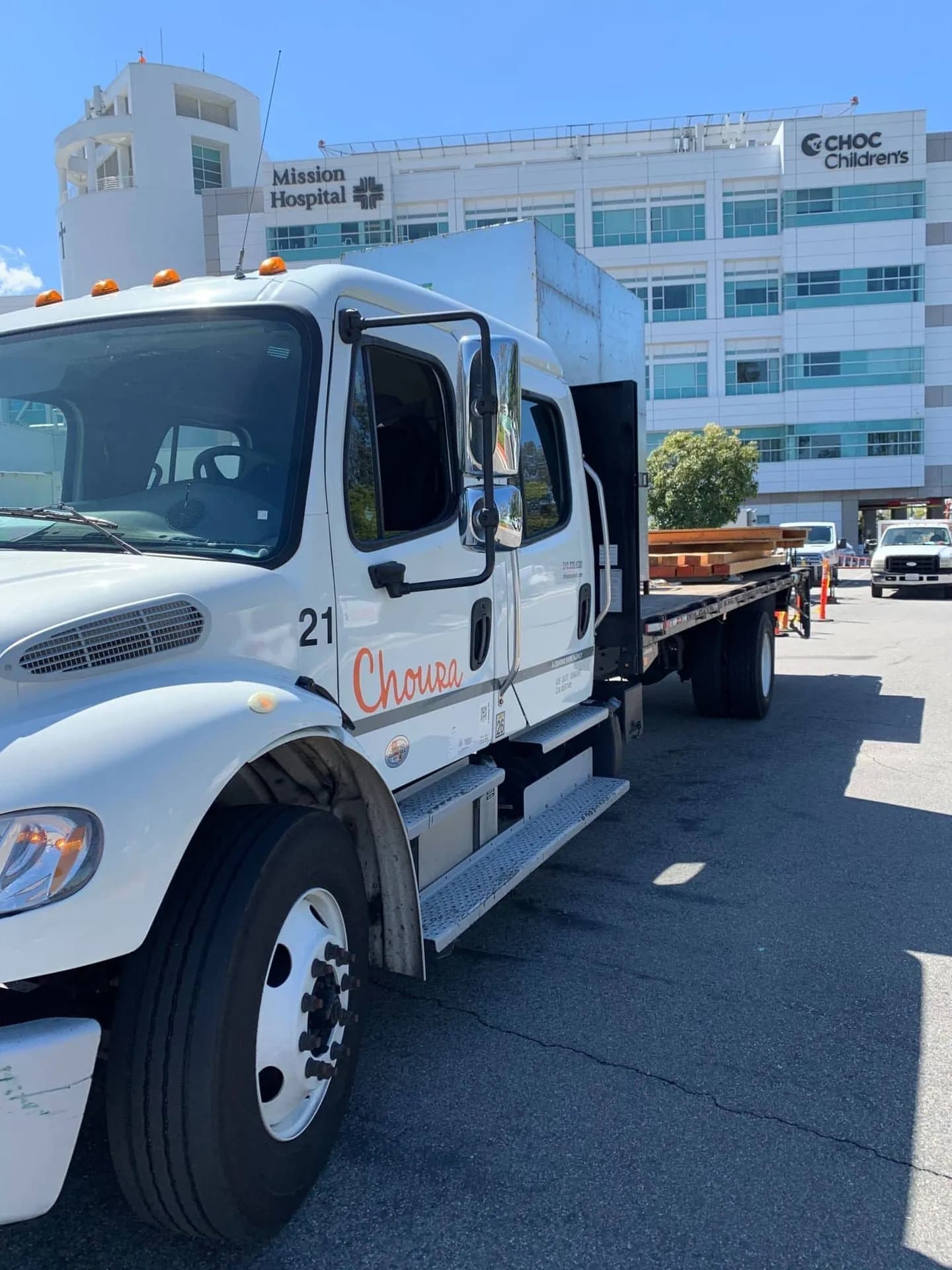 Choura trailer carrying equipment