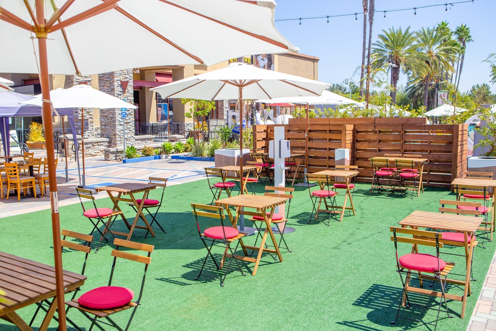 Spacious Outdoor patio for dining